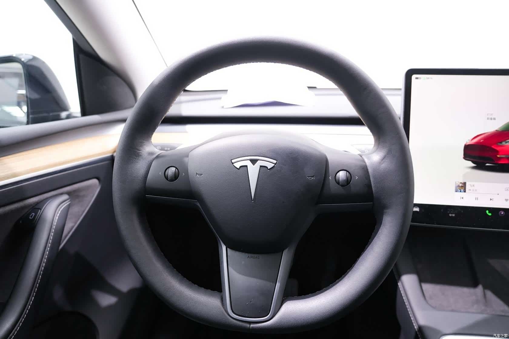 Tesla Model Y, 2023 21