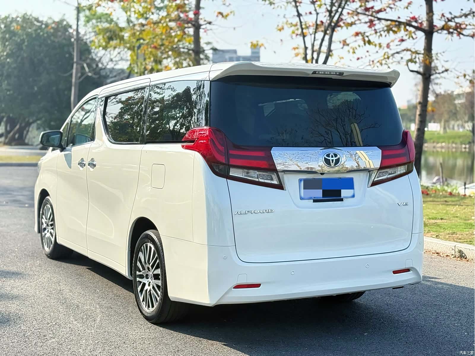 Toyota Alphard, 2017 4