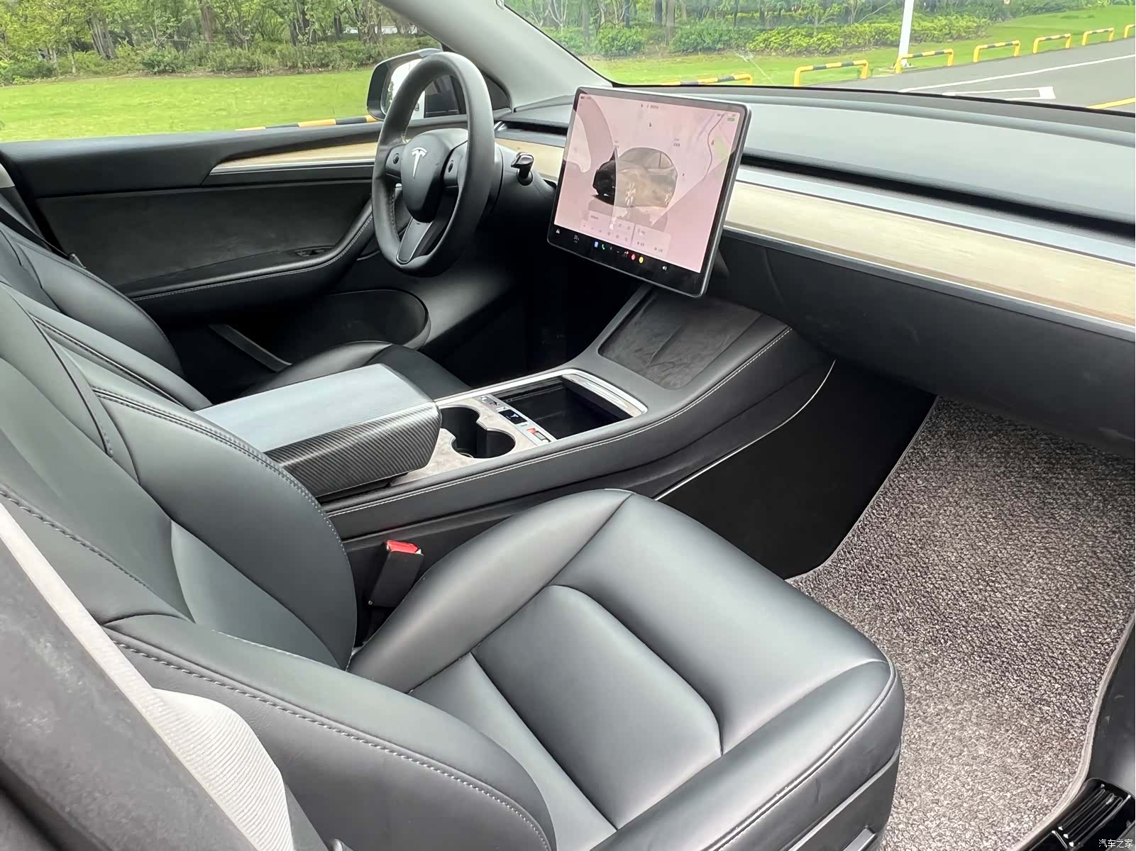 Tesla Model Y, 2022 12