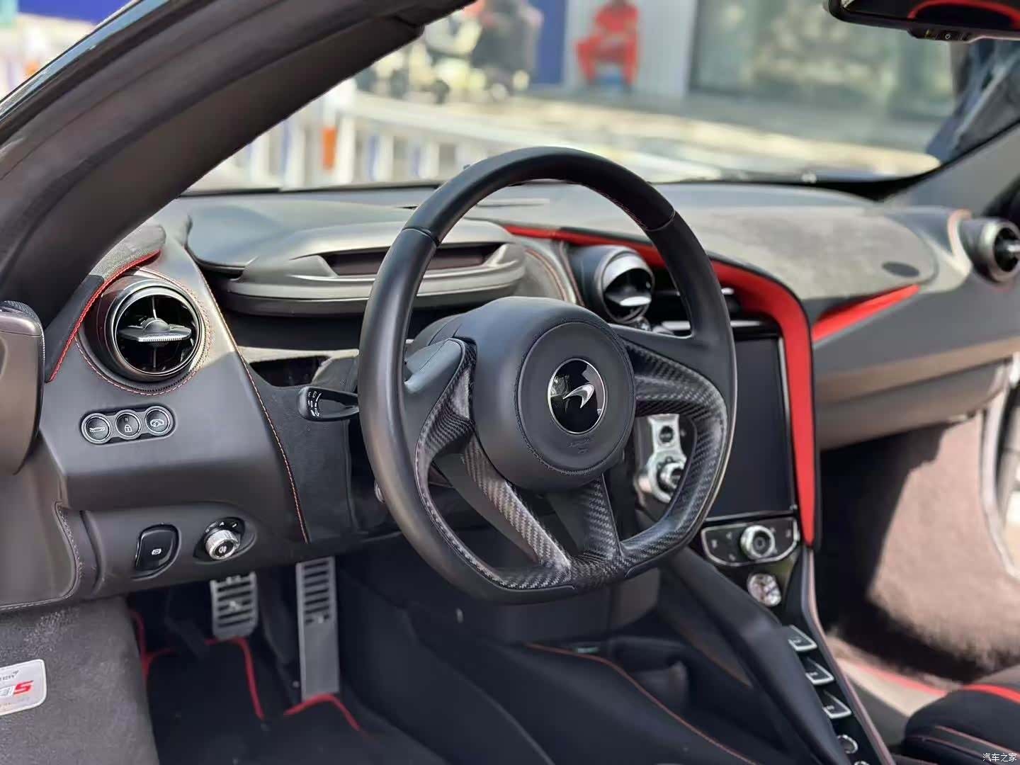 McLaren 720S, 2020 4