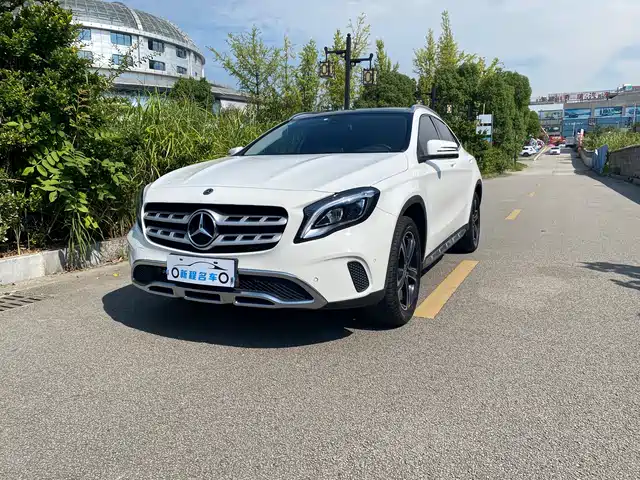 Mercedes-Benz GLA 2018 — купить из Китая под заказ