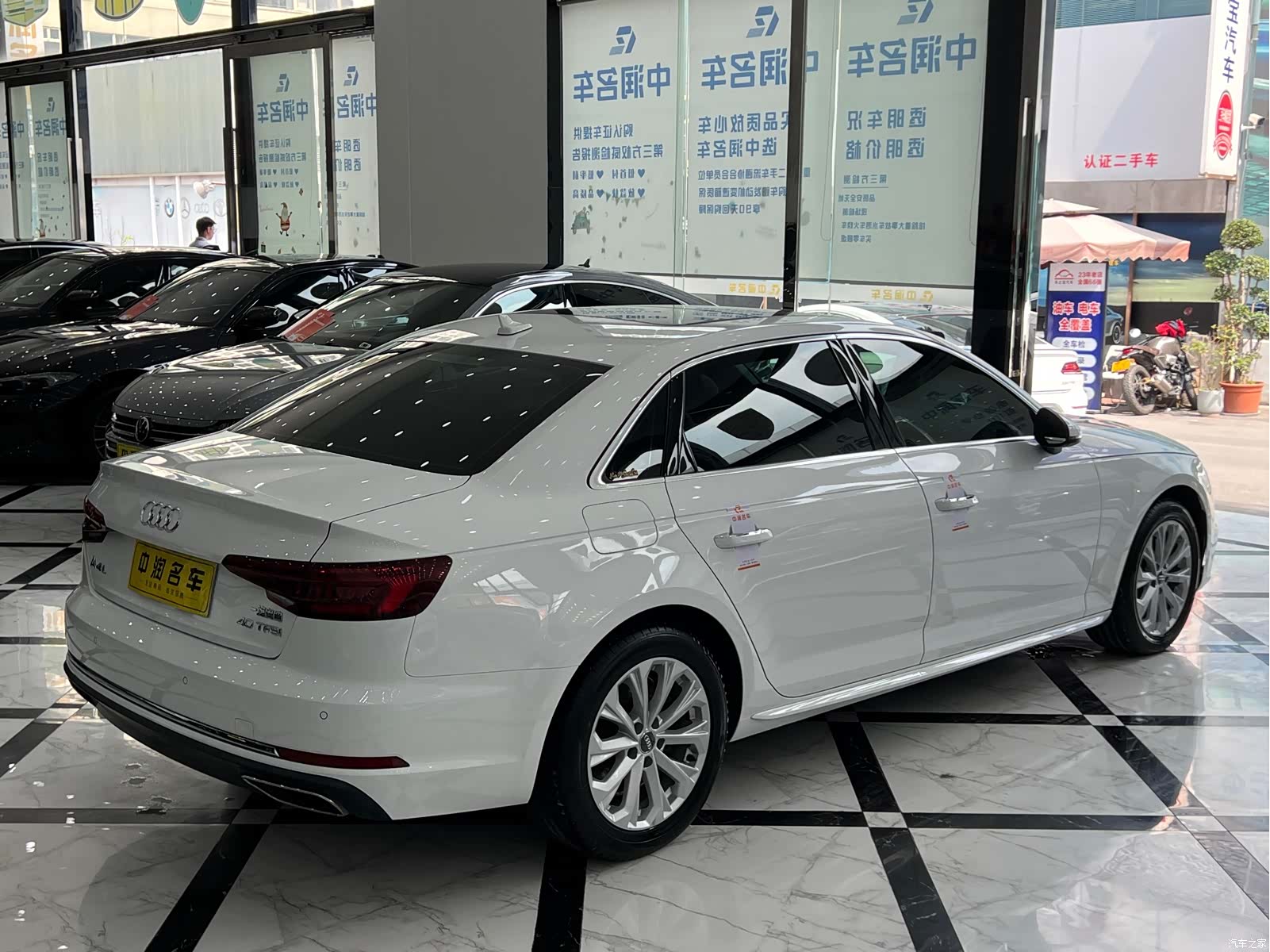 Audi A4L, 2019 14