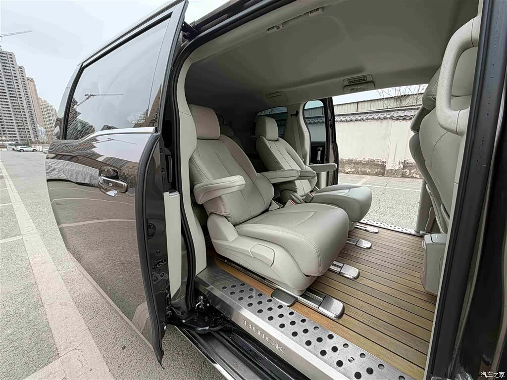 Buick GL8, 2023 8