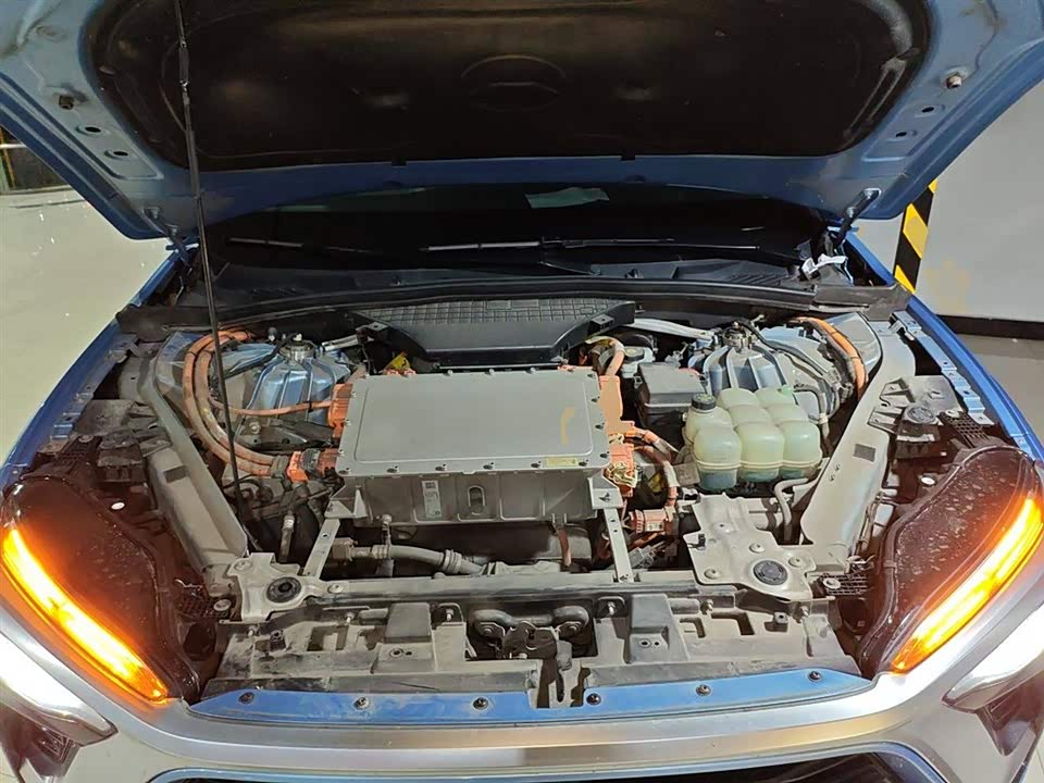 NIO ES8