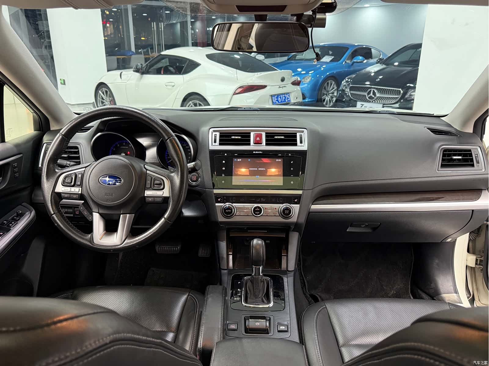 Subaru Outback, 2015 все фото