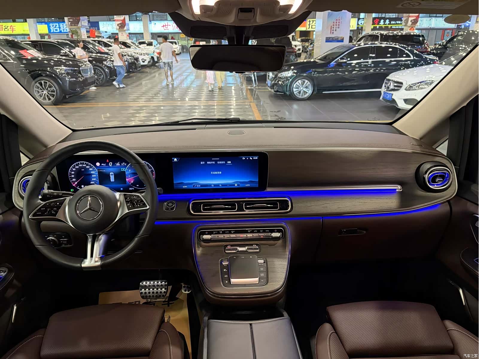 Mercedes-Benz V-Class, 2024 6