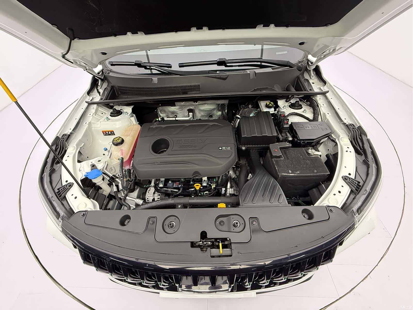 Geely X6, 2022 8