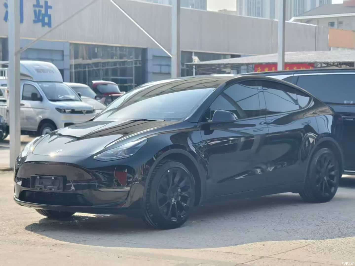 Tesla Model Y, 2023 3