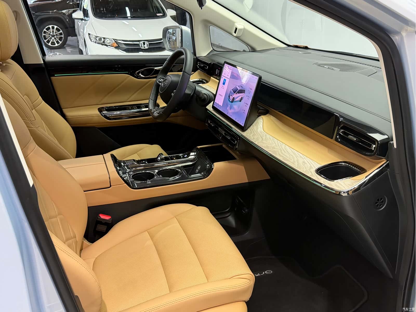 Trumpchi E8, 2024 19
