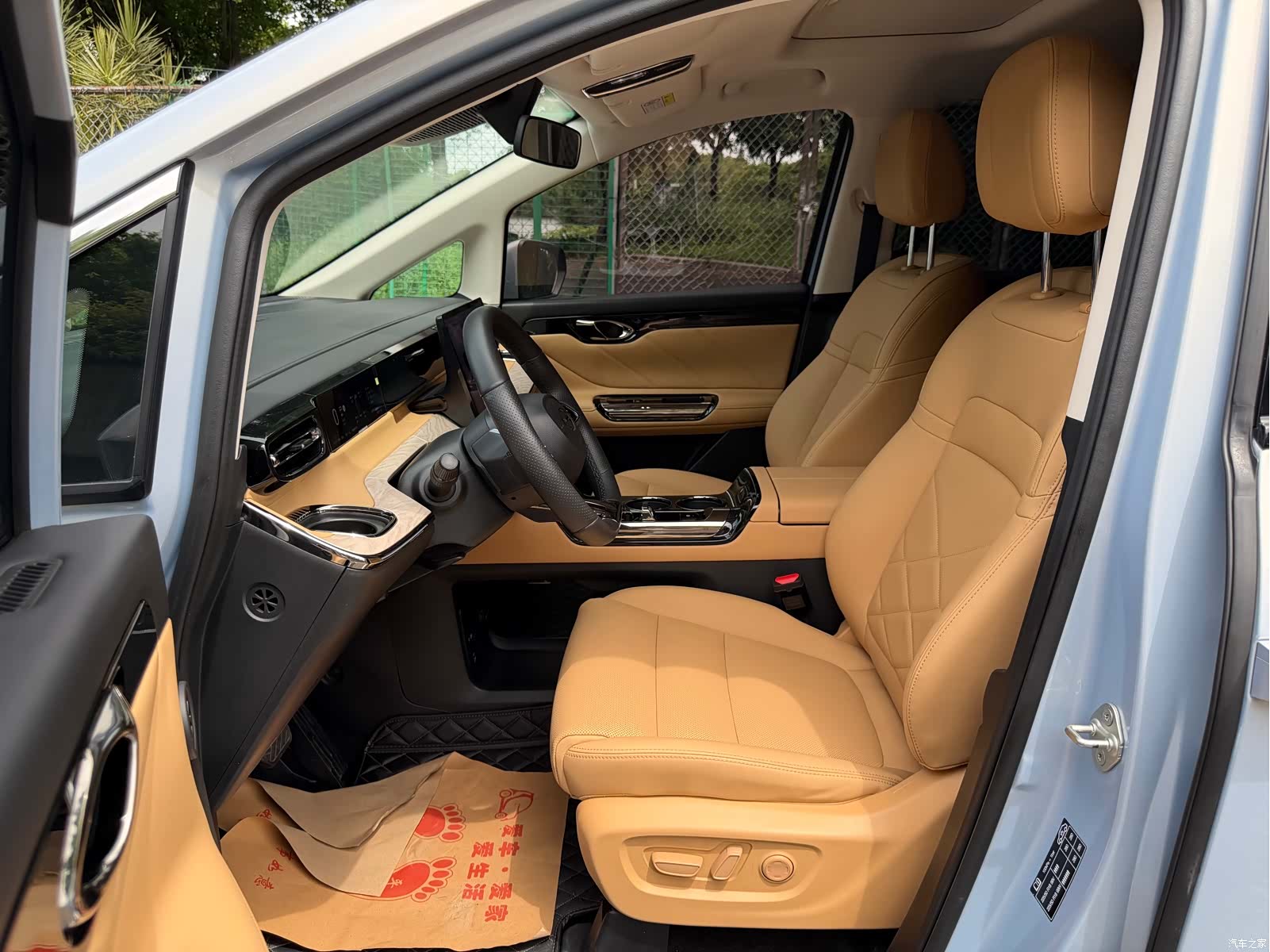 Trumpchi E8, 2024 18