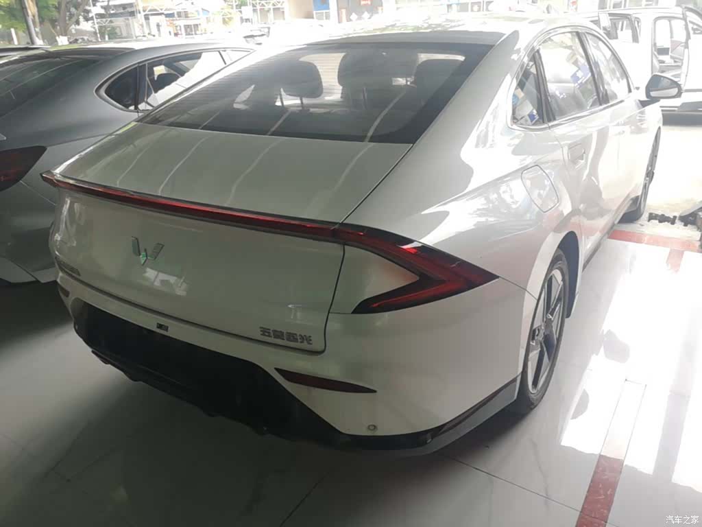 Wuling Starlight, 2026 все фото