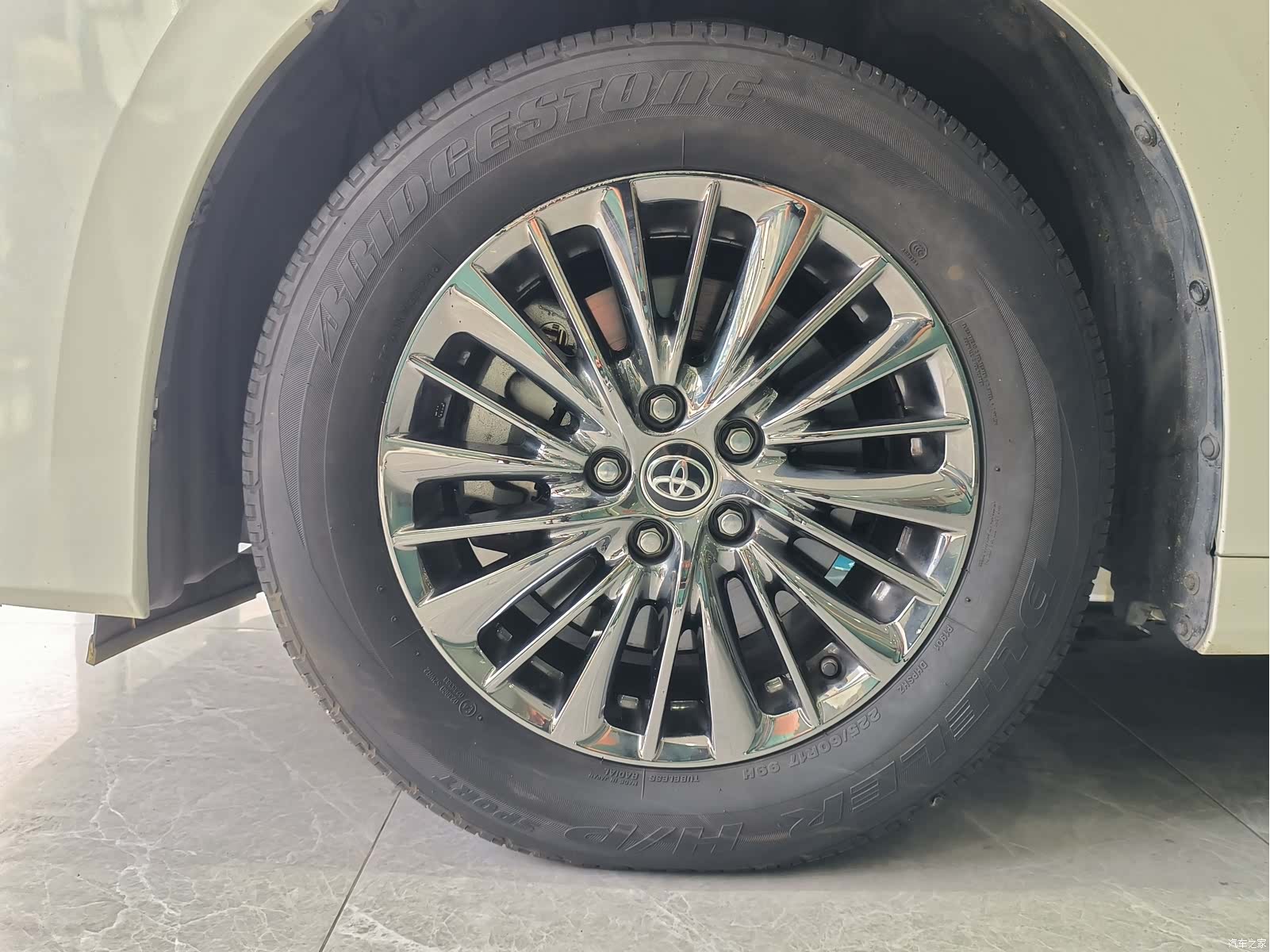 Toyota Alphard, 2021 19
