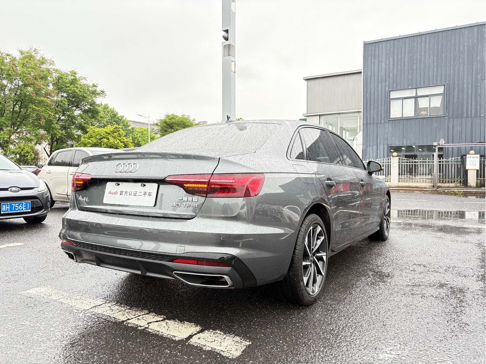 Audi A4L, 2023 все фото