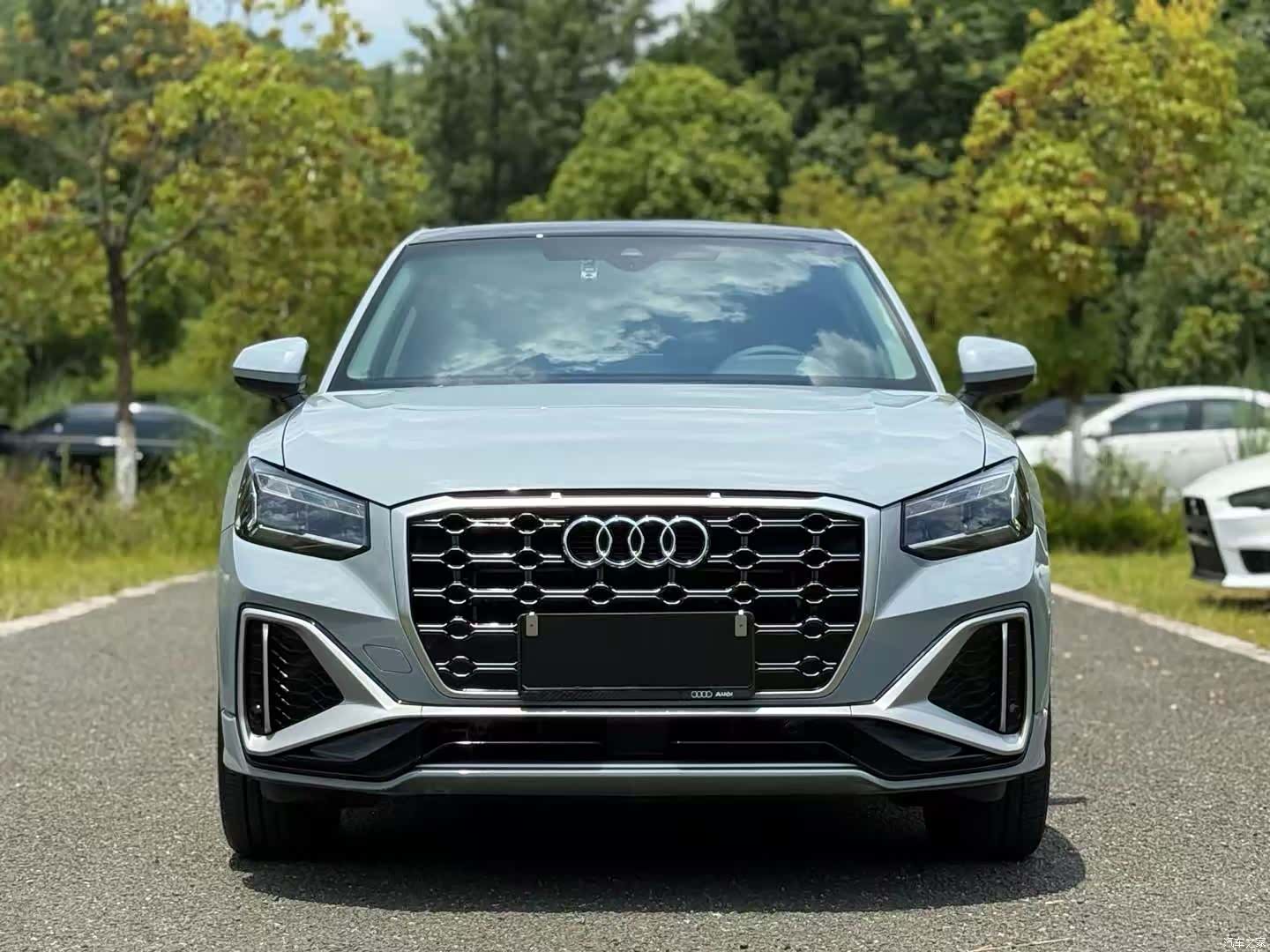 Audi Q2L, 2023 2