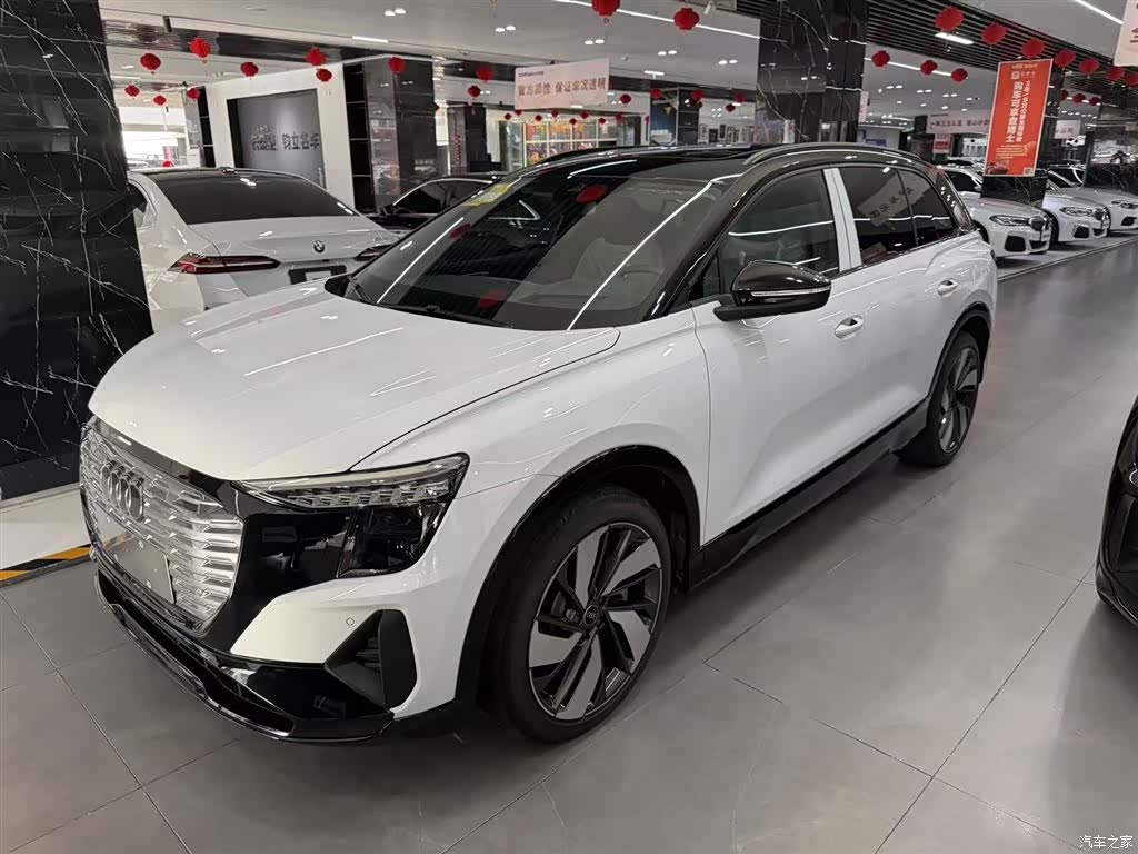 Audi Q5 e-tron, 2023 2