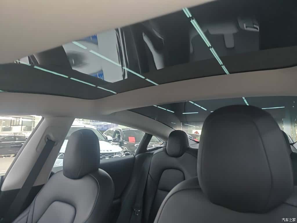 Tesla Model 3, 2023 18