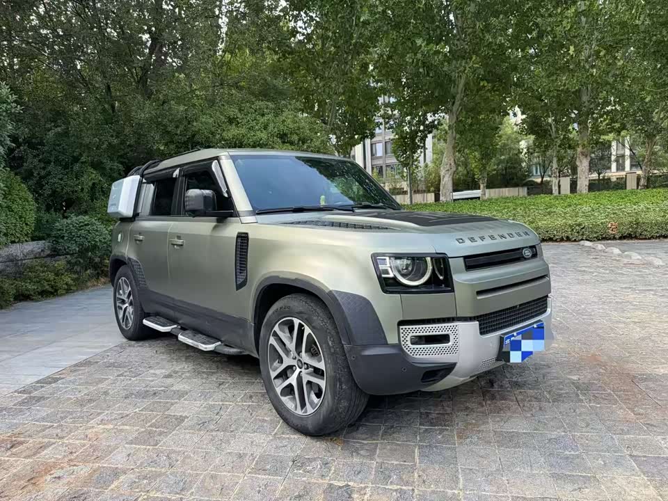Land Rover guard