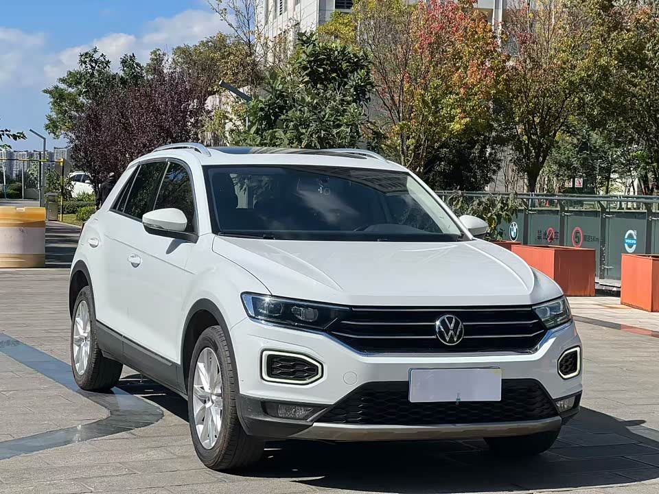 Volkswagen T-ROC exploring Songs