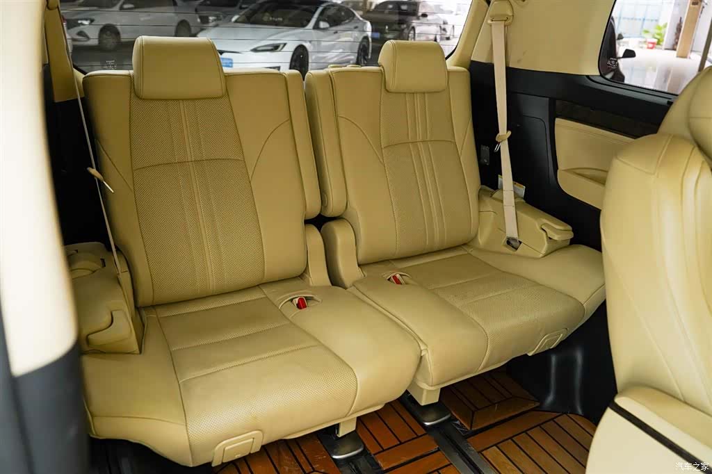 Toyota Alphard, 2018 все фото