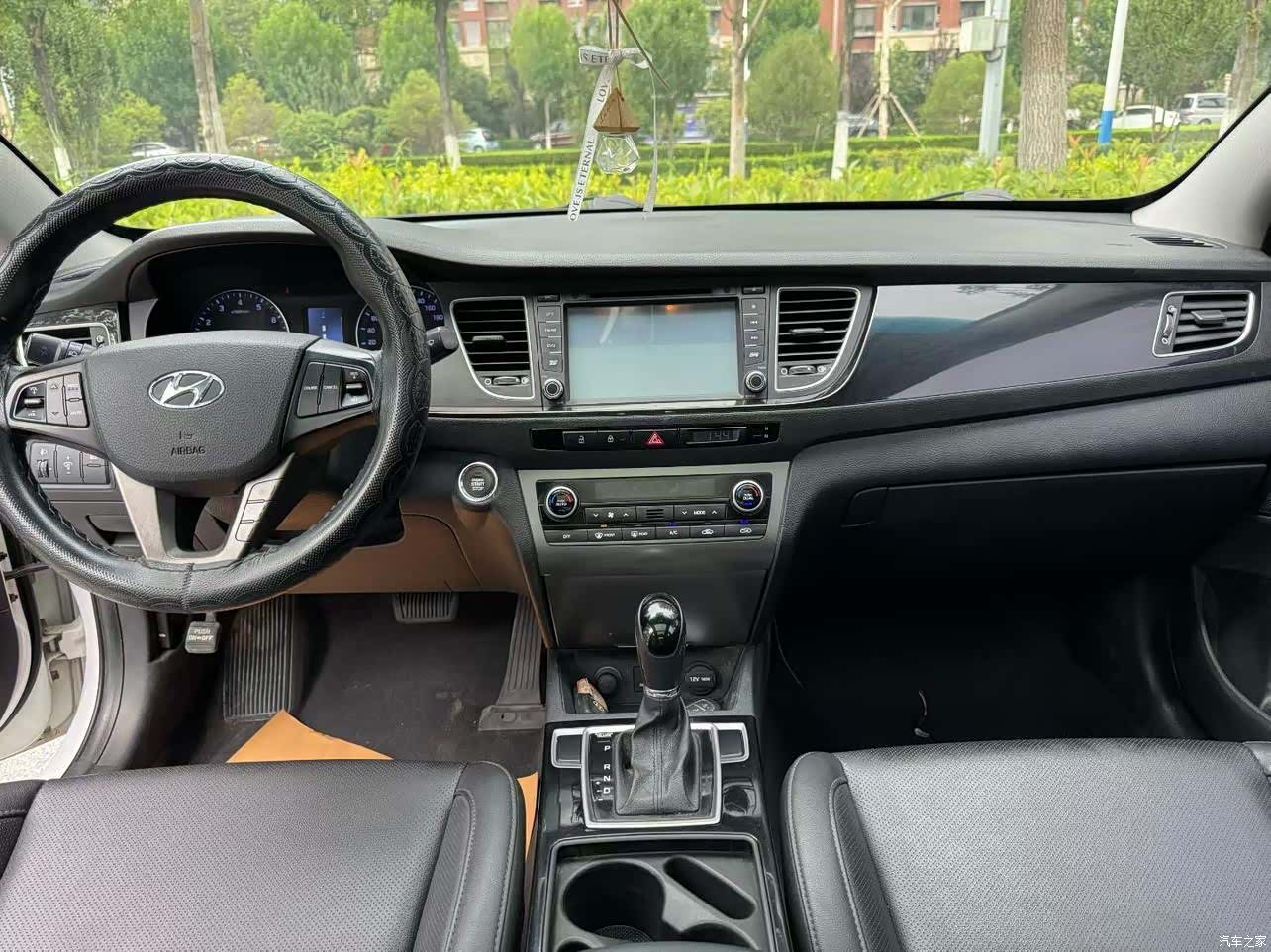 Hyundai GLS, 2015 4