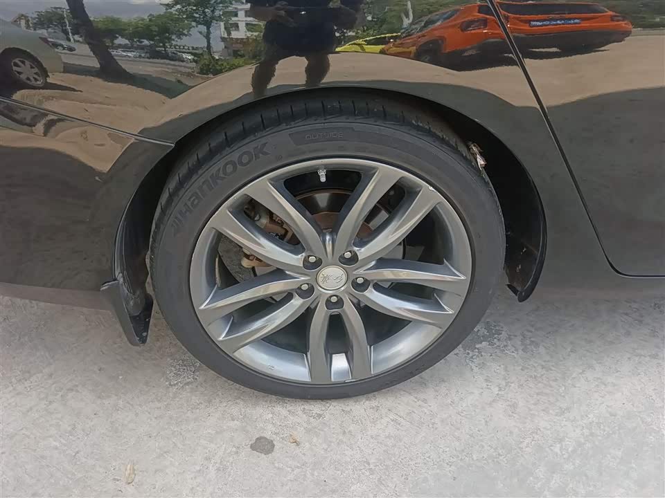 Hongqi H5