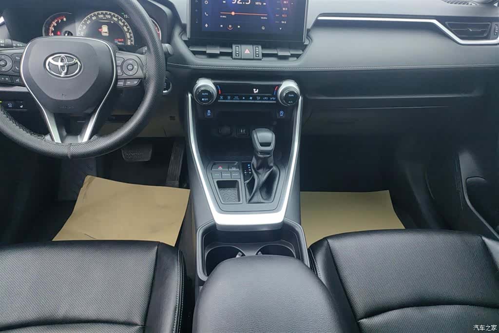 Toyota RAV4, 2022 16