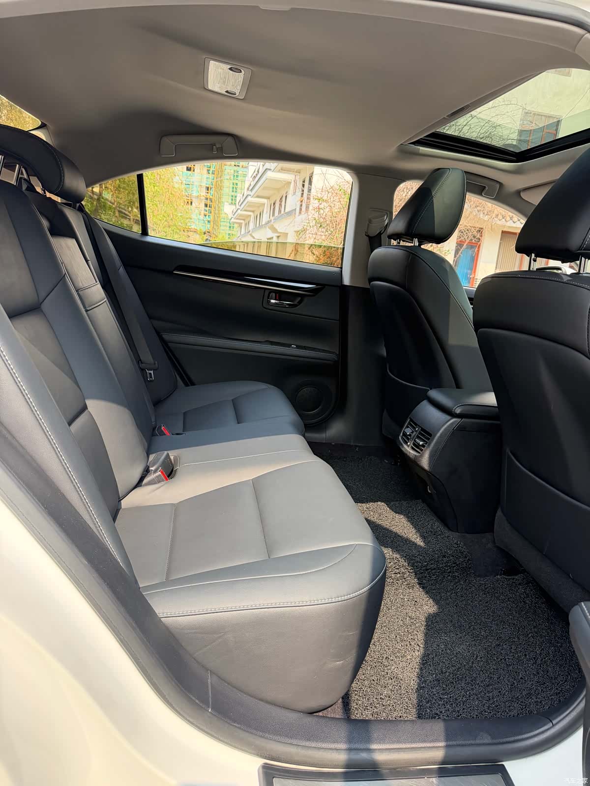 Lexus ES, 2014 12