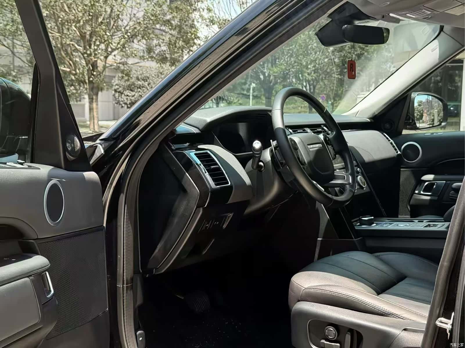 Land Rover Discovery, 2020 4
