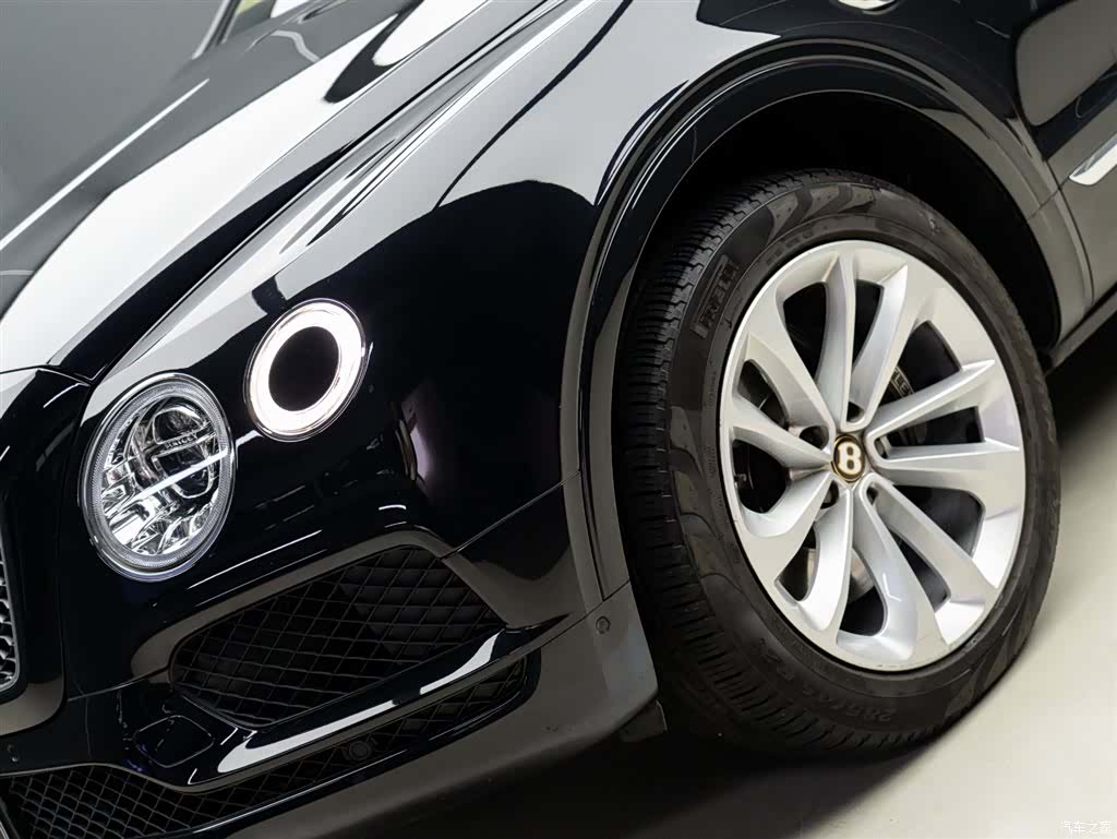 Bentley Bentayga, 2020 4