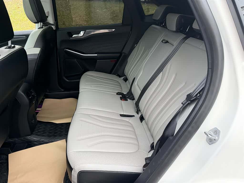 Ford Escape, 2022 10