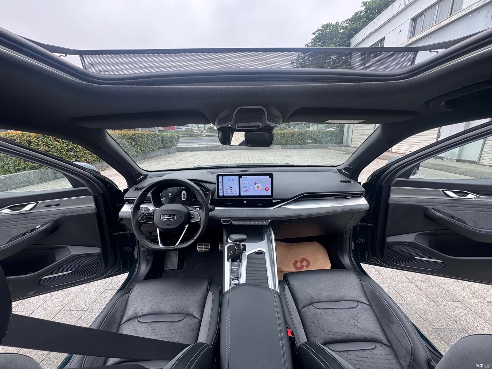 Geely Preface, 2022 16