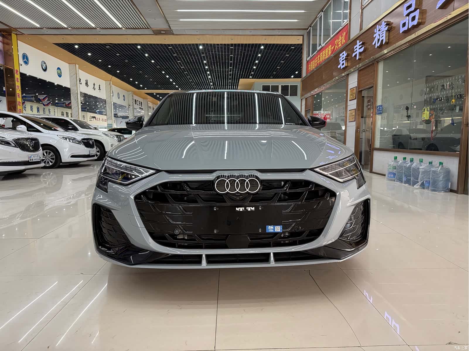 Audi Flying Spur, 2025 2