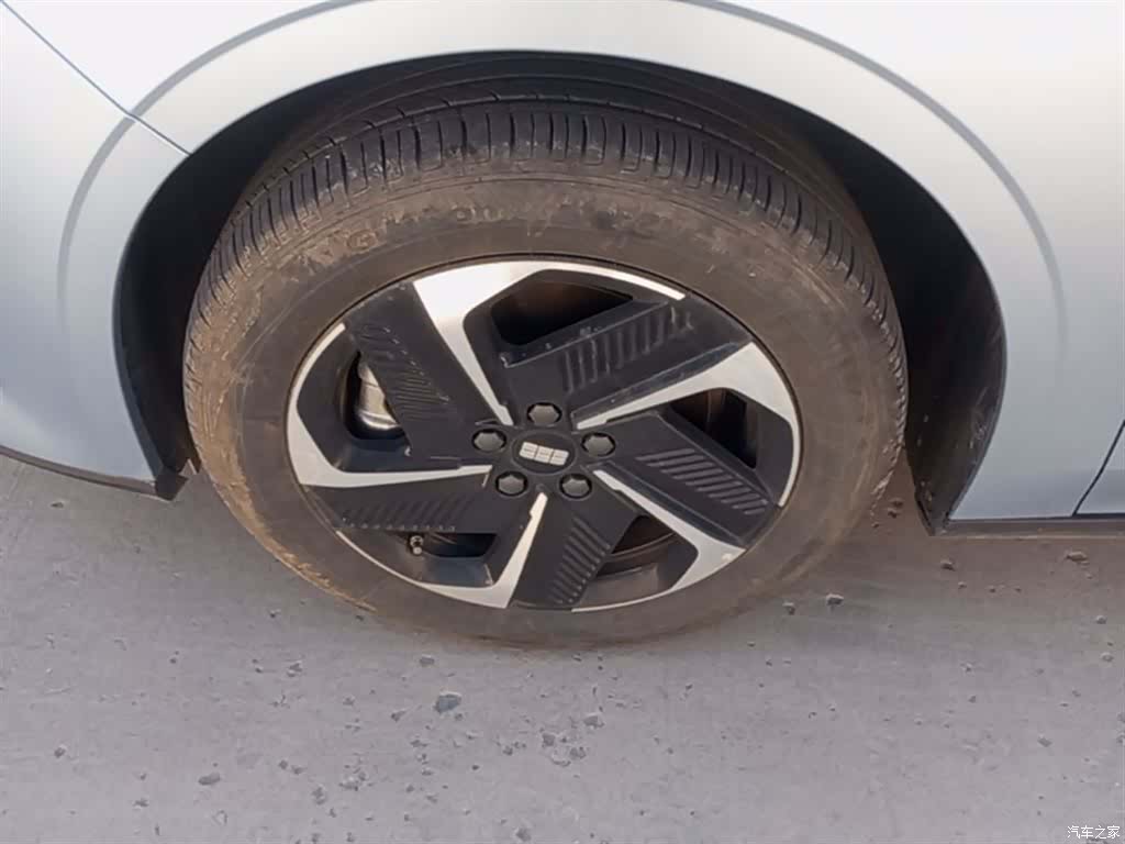 Geely Galaxy L6, 2025 23