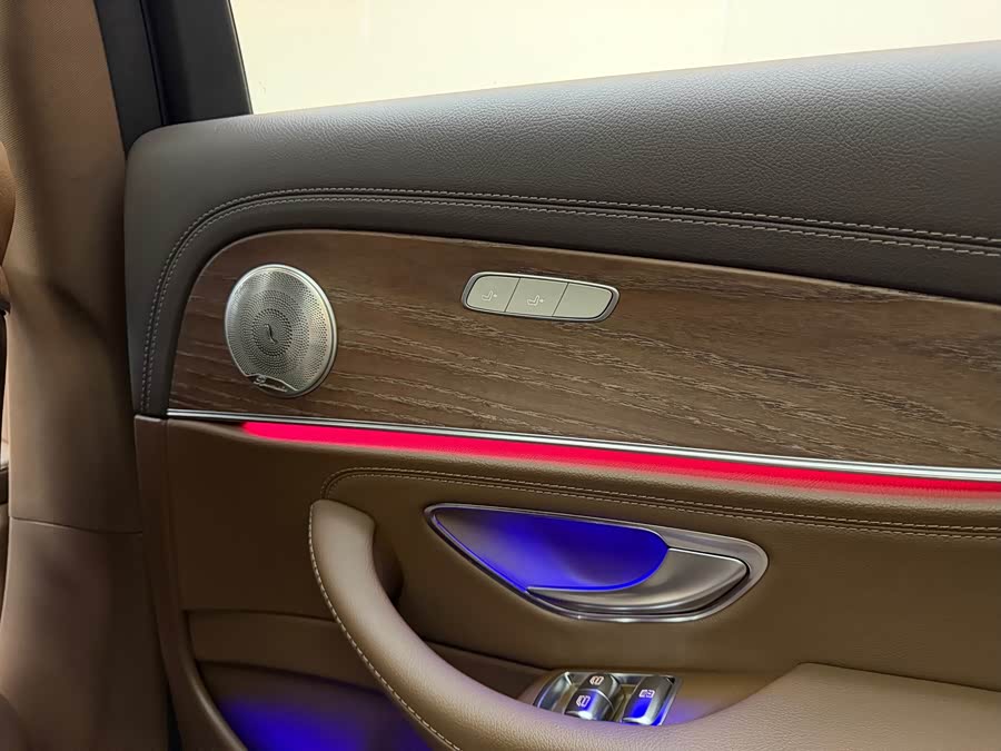 Mercedes-Benz E-Class 2022, фото 9