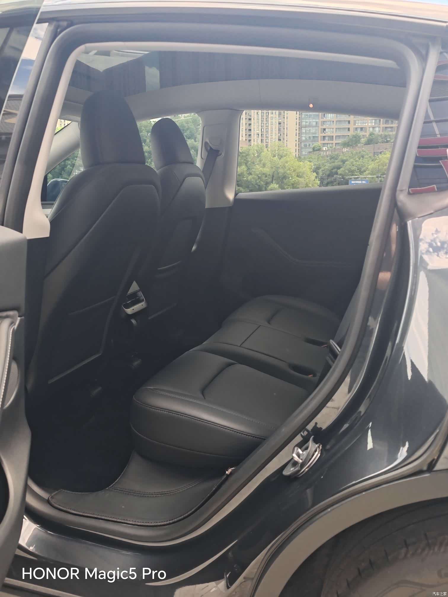 Tesla Model Y, 2024 9