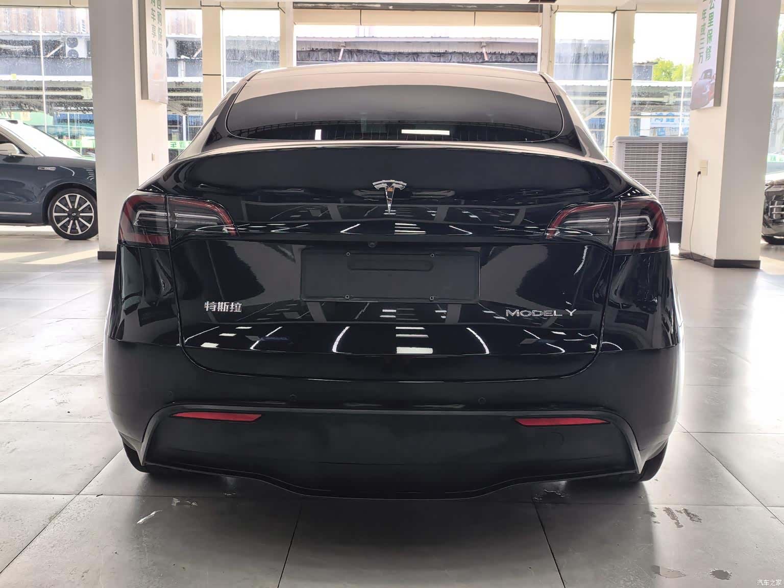 Tesla Model Y, 2023 7