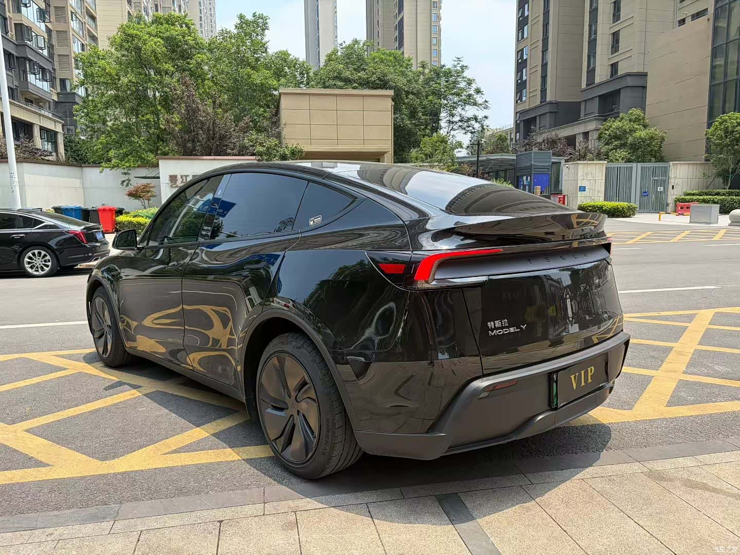 Tesla Model Y, 2026 9
