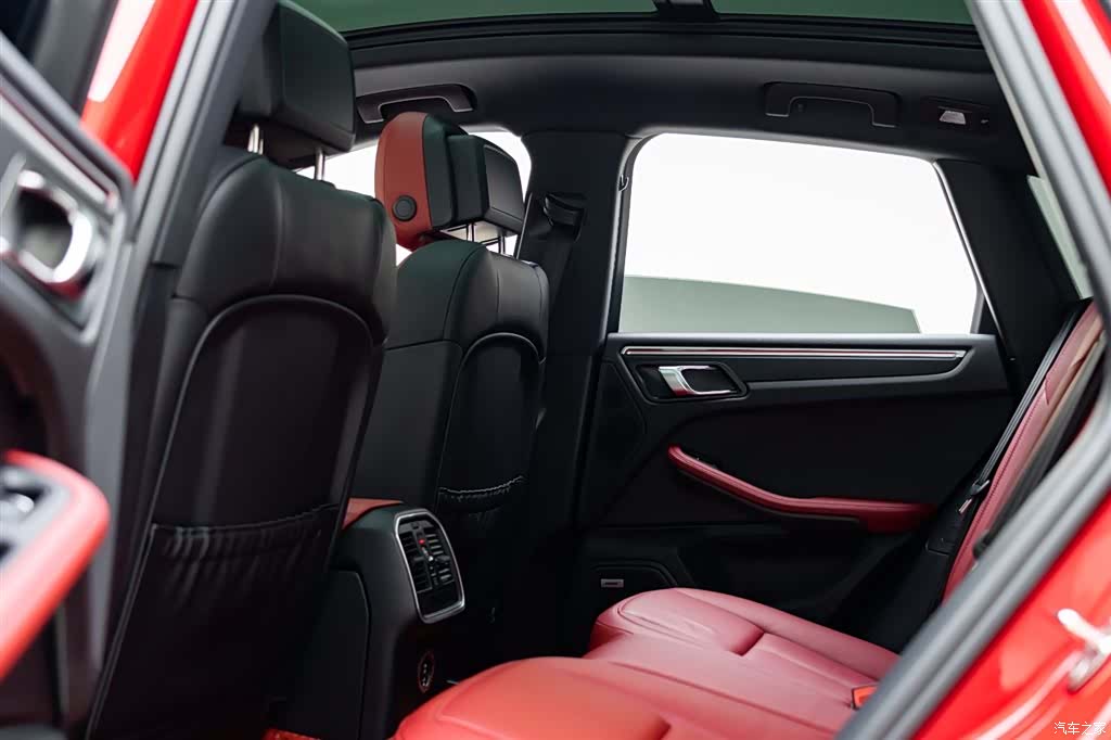 Porsche Macan, 2023 12