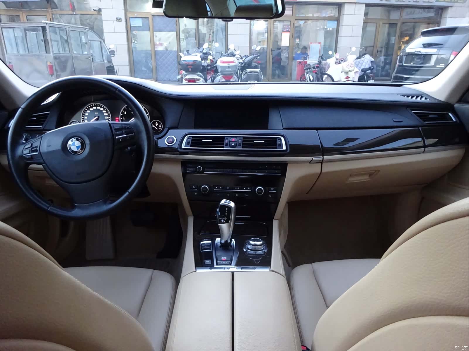 BMW 7 Series, 2011 18