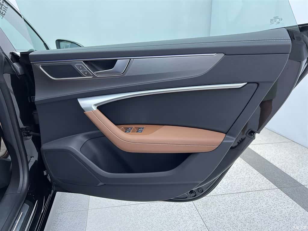 Audi A7L, 2024 20