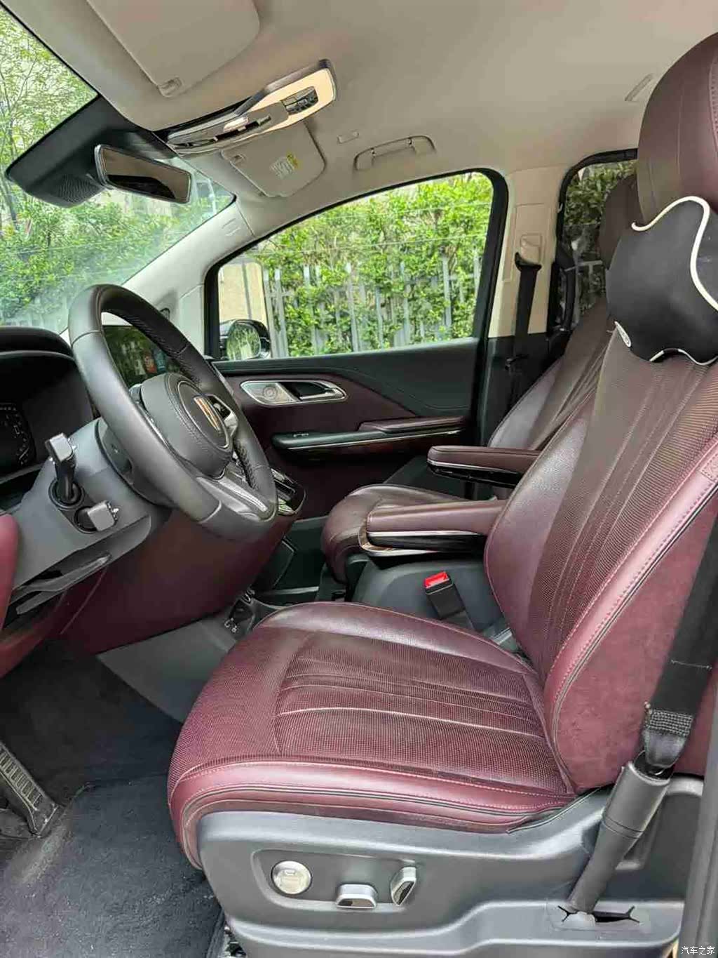 Hongqi HQ9, 2022 9