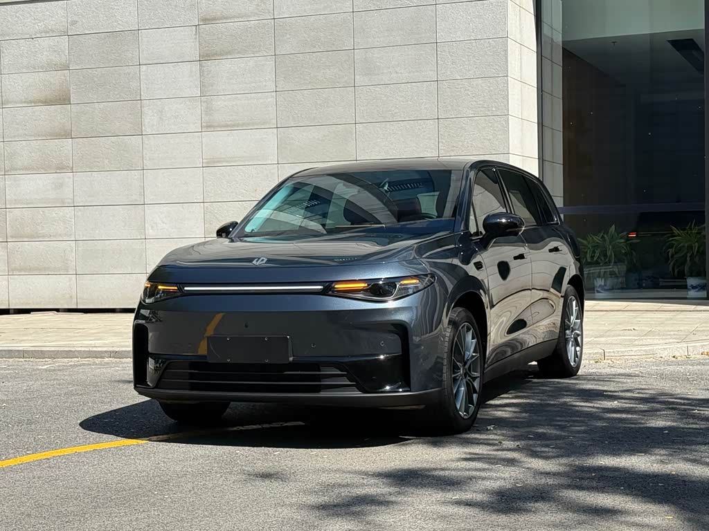 Leapmotor C10