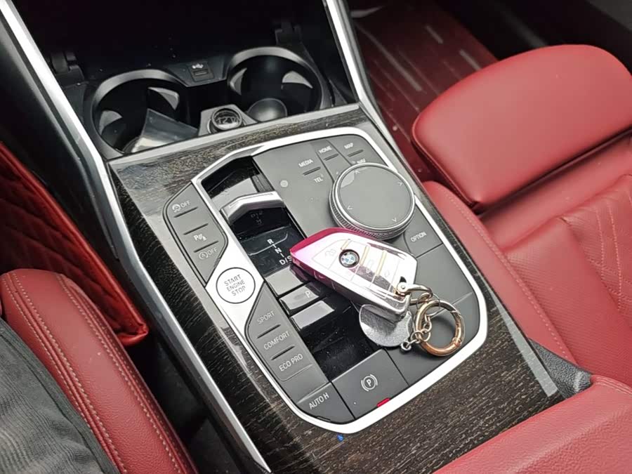 BMW 3 Series 2023, фото 10