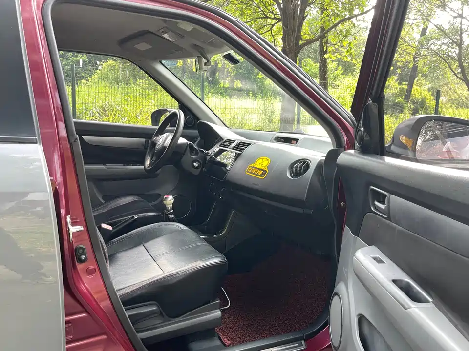 Suzuki Swift Suzuki Swift