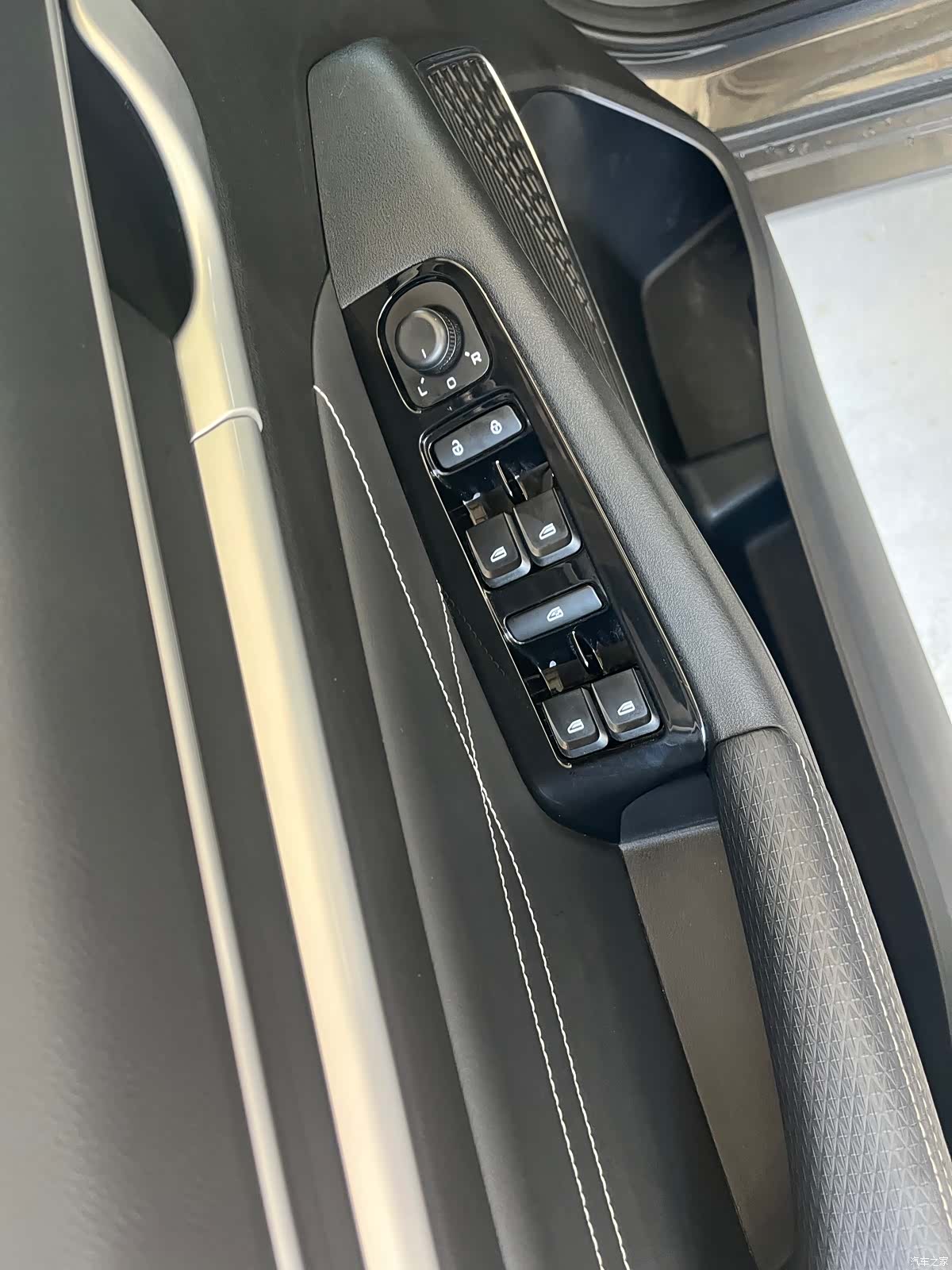 Geely Emgrand, 2024 15