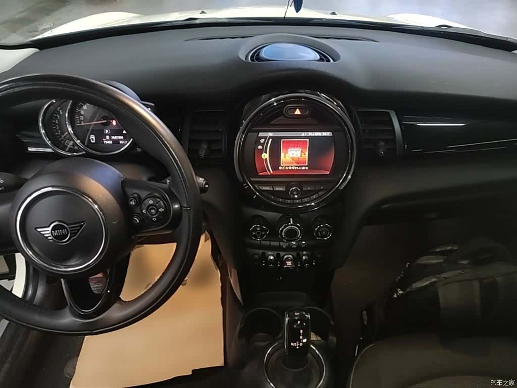 Mini ONE, 2019 10