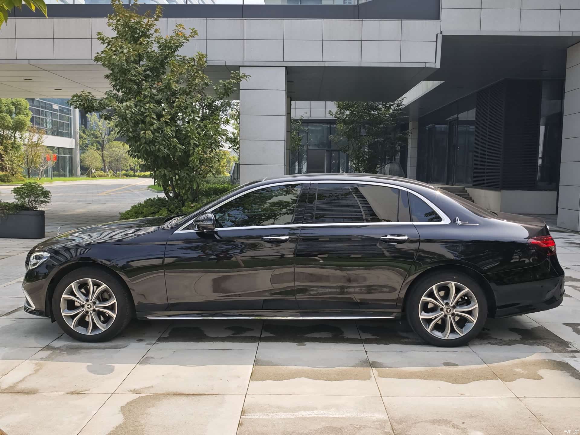 Mercedes-Benz E-Class, 2023 4
