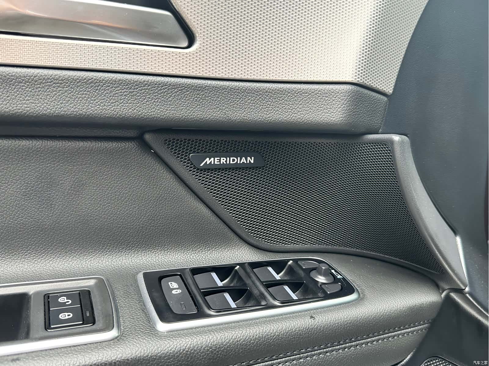Land Rover XFL, 2018 15