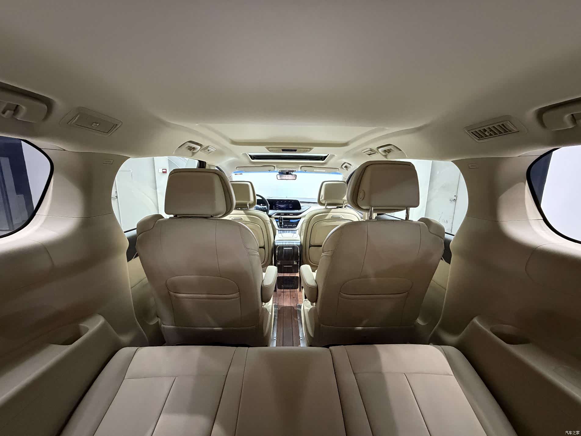Buick GL8, 2023 9