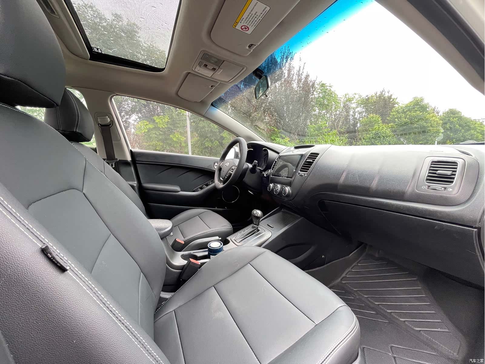Kia K3, 2013 10